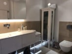 Badezimmer - Logenplatz mit schöner Möblierung